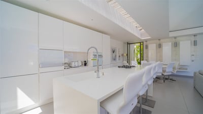 Luxury Villa Photo #24