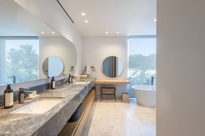 Luxury Villa Photo #25