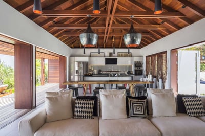 Luxury Villa Photo #18