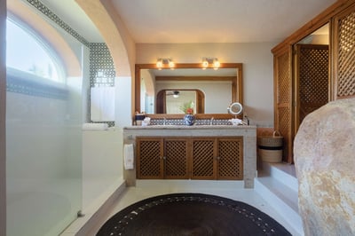 Luxury Villa Photo #28