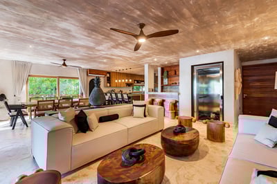 Luxury Villa Photo #15