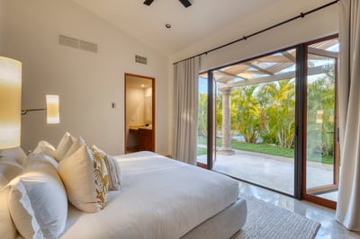 Luxury Villa Photo #39