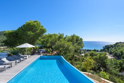 Luxury Villa Photo #6