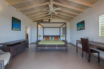 Luxury Villa Photo #22