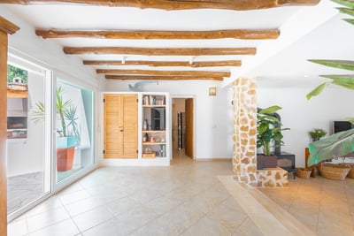 Luxury Villa Photo #16