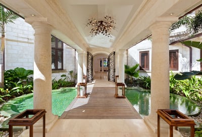 Luxury Villa Photo #6