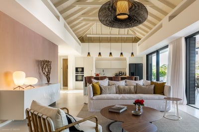 Living Area: Air conditioning, HD-TV, Netflix, Apple TV, Dish Network. 