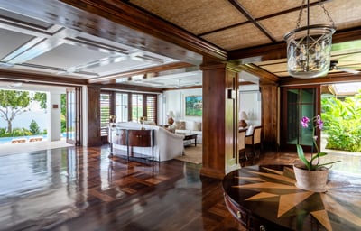 Luxury Villa Photo #6