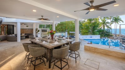 Luxury Villa Photo #18