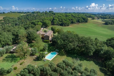 Luxury Villa Photo #3