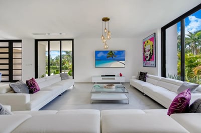 Luxury Villa Photo #15