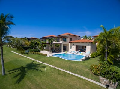 Luxury Villa Photo #2