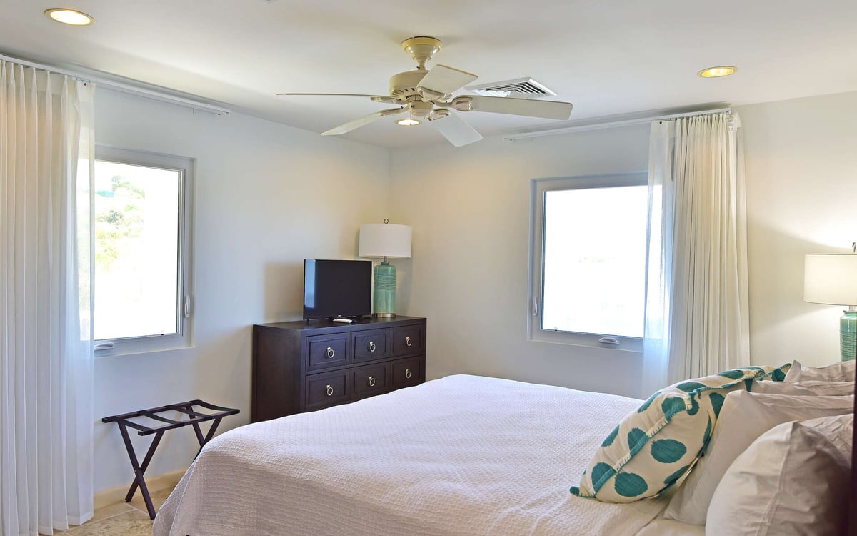 2 BDM Penthouse | Coral Beach Club apartment rental - 11