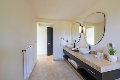 Luxury Villa Photo #37