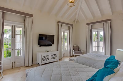 Luxury Villa Photo #45