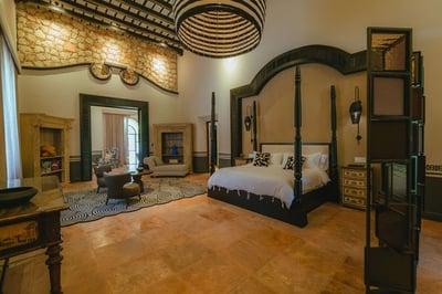 Luxury Villa Photo #27