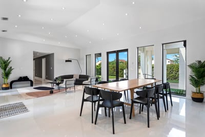 Luxury Villa Photo #18