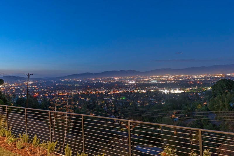 Skyline Luxury Haven