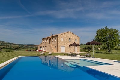 Luxury Villa Photo #2