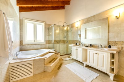 Luxury Villa Photo #25