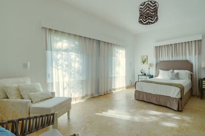 Luxury Villa Photo #39