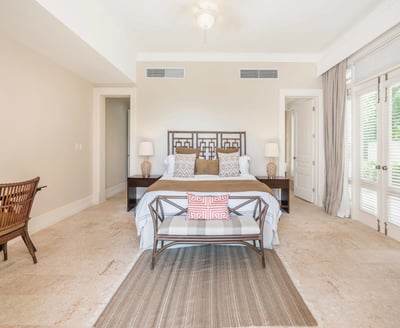 Luxury Villa Photo #32