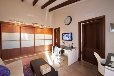 Luxury Villa Photo #40