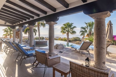 Luxury Villa Photo #12