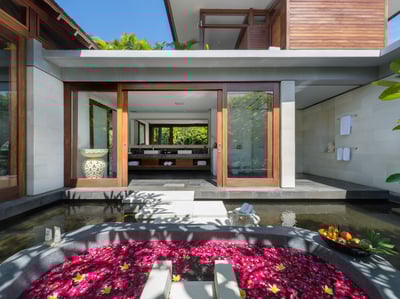 Luxury Villa Photo #15