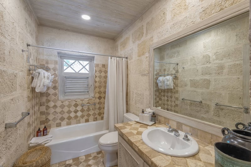 Bluff House and Cottage