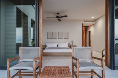 Luxury Villa Photo #18