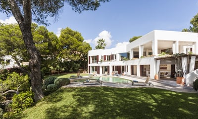 Luxury Villa Photo #3