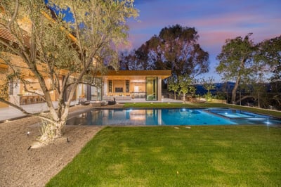 Luxury Villa Photo #6