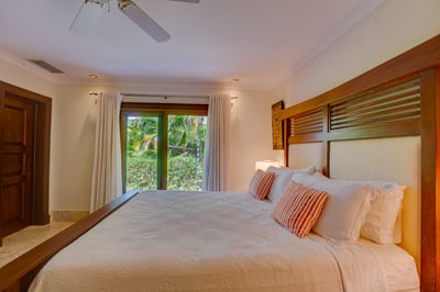 Luxury Villa Photo #40