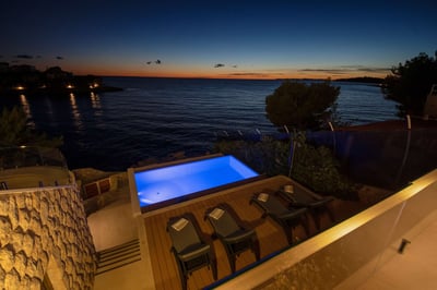 Luxury Villa Photo #5