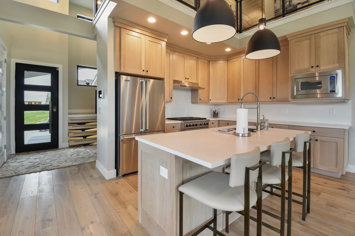 Mayflower Lakeside 942