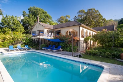 Luxury Villa Photo #4