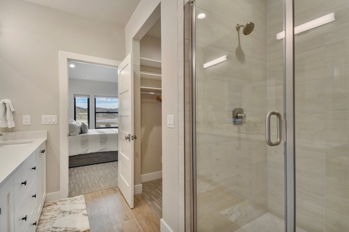 Mayflower Lakeside 942