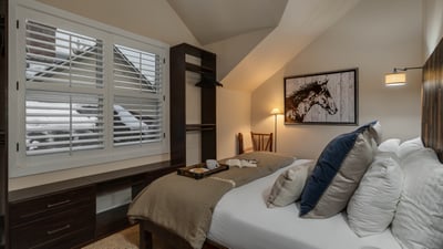 Carriage House: King suite on upper level