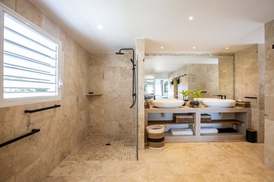 Luxury Villa Photo #40
