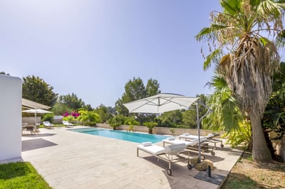 Luxury Villa Photo #3