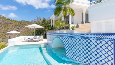 Luxury Villa Photo #2