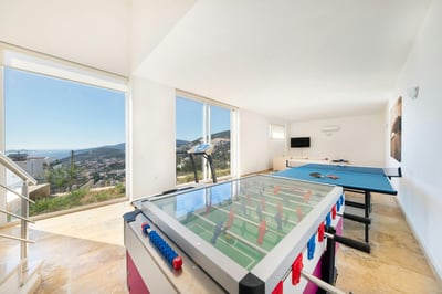 Luxury Villa Photo #15