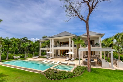 Luxury Villa Photo #2