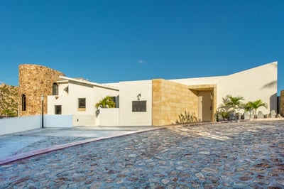 Luxury Villa Photo #31