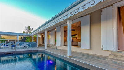 Luxury Villa Photo #11