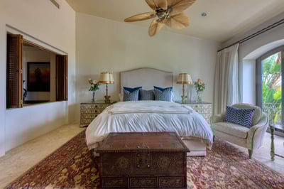 Luxury Villa Photo #35