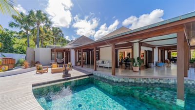 Luxury Villa Photo #3