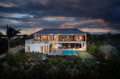 Luxury Villa Photo #4