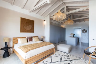 Luxury Villa Photo #25